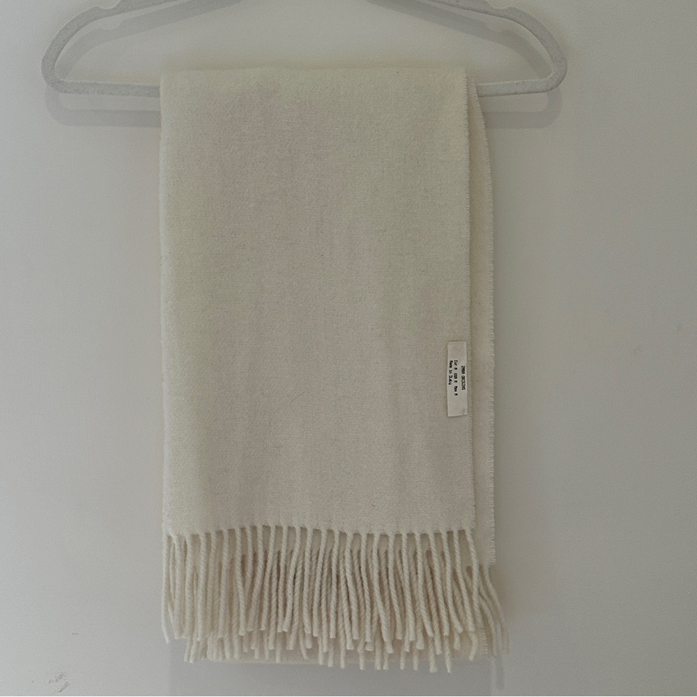 Zara 100%wool scarf